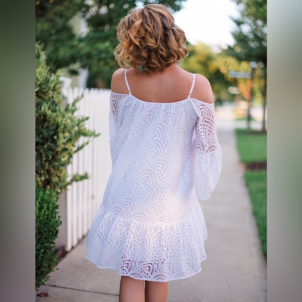 Lilly Pulitzer Alanna Dress in Marine Tropic Lace Resort White Size Medium - Picture 2 of 16